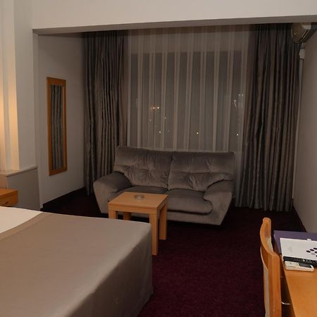 Hande Hotel Mustafakemalpaşa Exterior foto